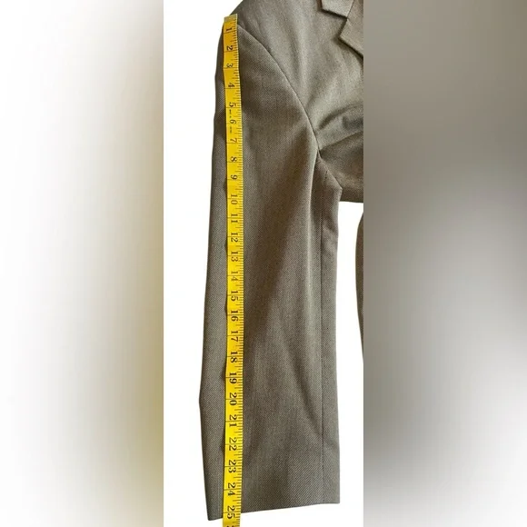 J. Ferrar Brown Blazer and Slacks for Men. Slacks Size 36 x 32. Blazer Size XL.